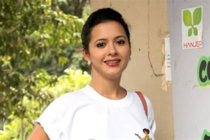 Isha Sharvani