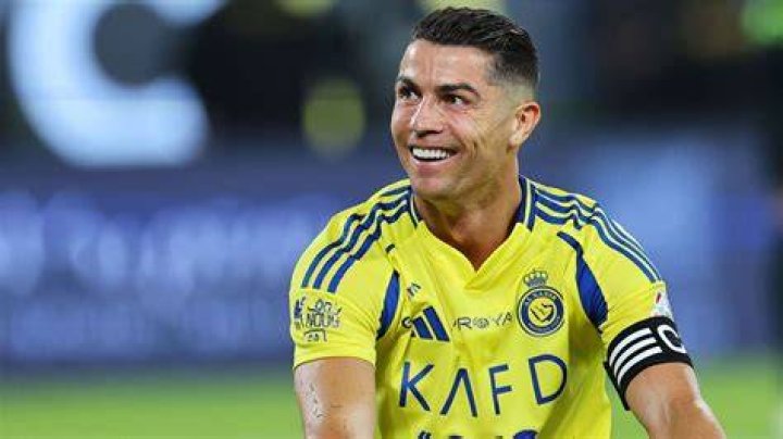 “It’s Not An Easy Thing”- Forced To Take Off Cristiano Ronaldo, Al Nassr Boss
Gives Injury Update On CR7 Ahead of Al Hilal Match
