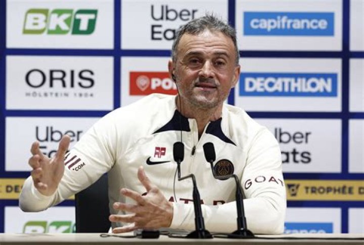 “It’s Thanks to Him…” – Luis Enrique Pays Tribute to Christophe Galtier After
Winning French Super Cup