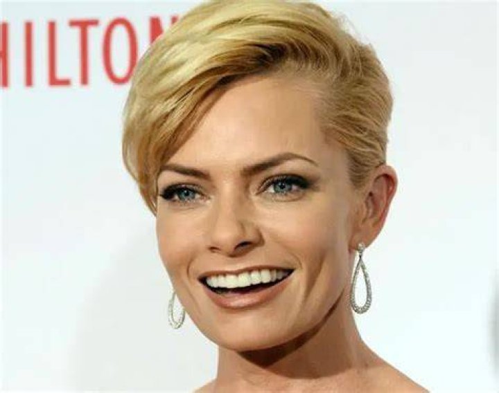 Jaime Pressly Net worth, Age: Soulmate, Weight, Bio-Wiki, Kids