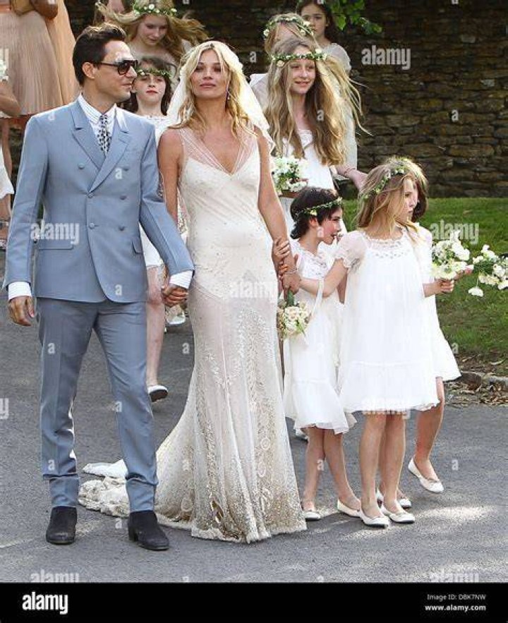 Jamie Hince and Kate Moss leaving St Peter's Church after their wedding on July 1, 2011, in Abingdon, England. Photo / Getty Images