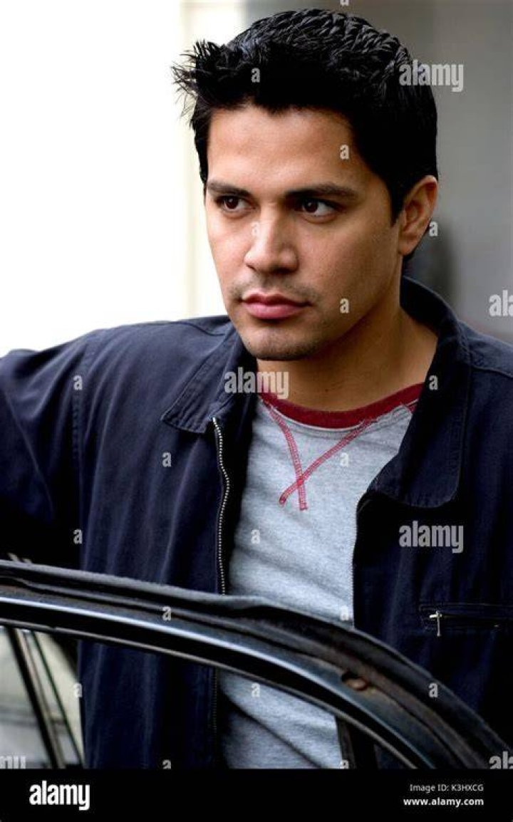Jay Hernandez in Hostel 2005