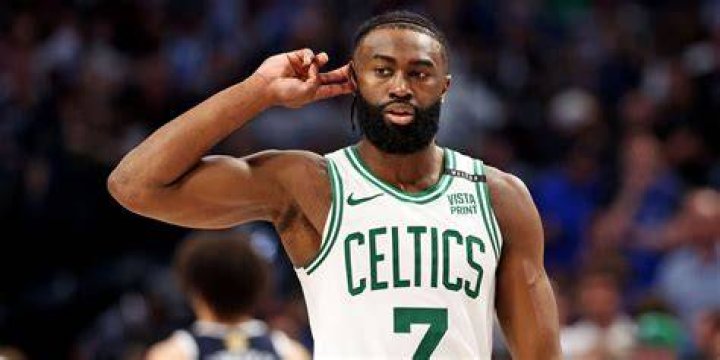 Jaylen Brown Leads Celtics’ Dominance of Kings a Day After Warriors Heartbreak –
3 Key Takeaways from Boston’s 1st Win Without Jayson Tatum