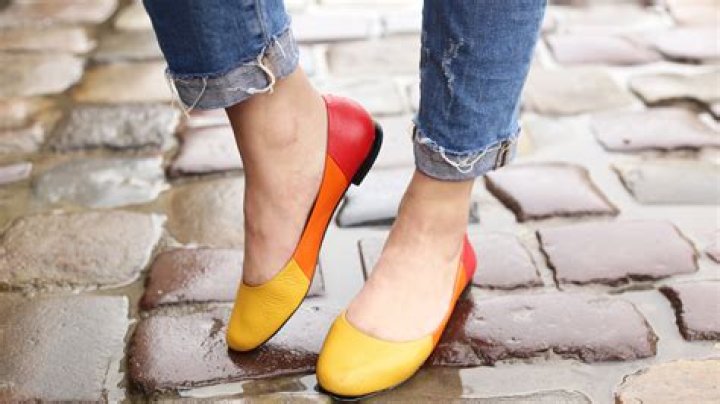 Jeans And Flats Are The Classic Combo All The Most Polished Celebs Are Wearing