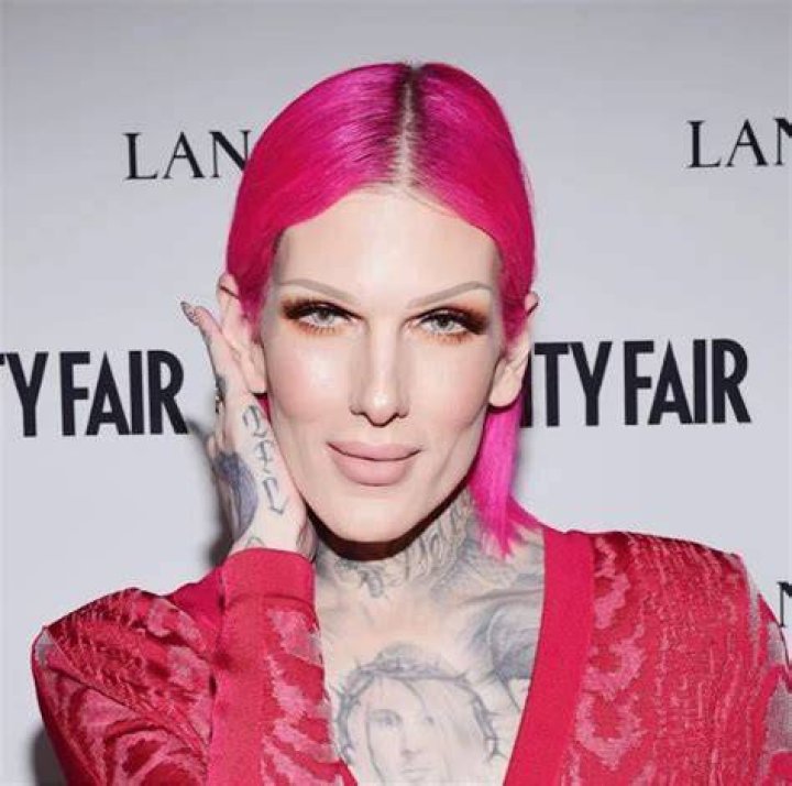 Jeffree Star's aunt Laurie Jeffree Star's aunt Laurie