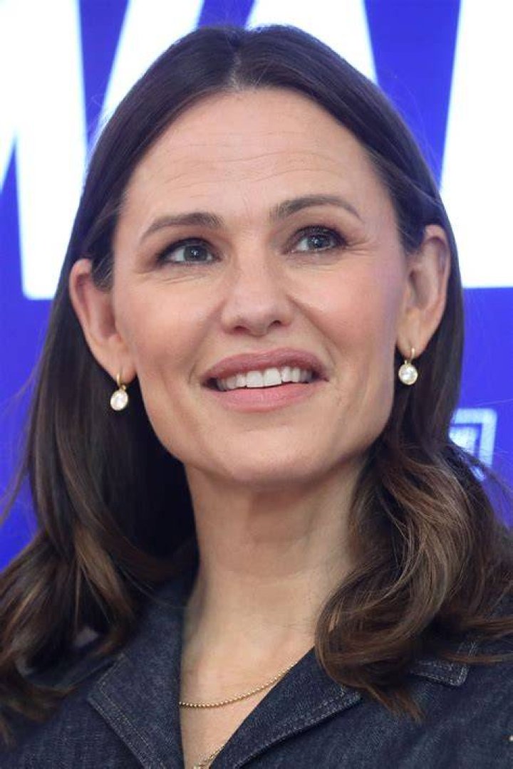Jennifer Garner Is Frustrated That Her Parents Won't Stay Home UsWeekly