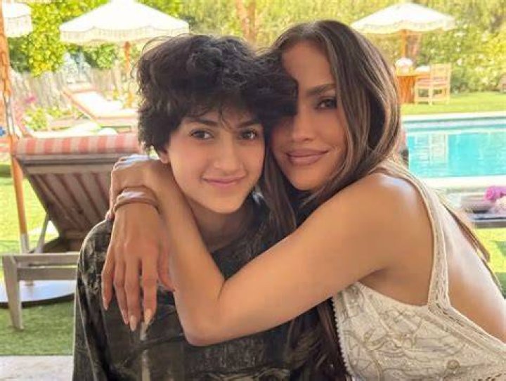 Jennifer Lopez Roasted for Her Horrible Singing After Daughter Emme outsings Her in Viral Clip: “She Ate Her”