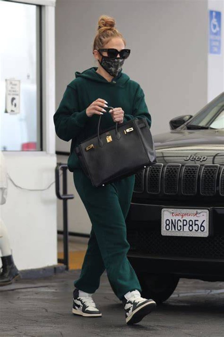 Jennifer Lopez Stuns in Green Sweatpants, Carrying a Birkin Bag