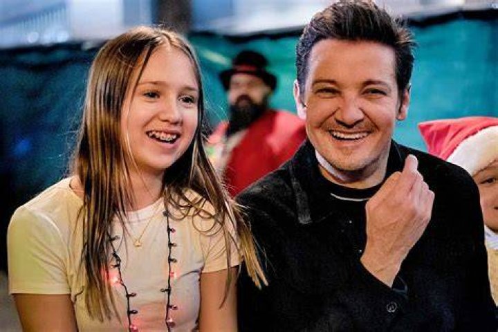 Jeremy Renner with his daughter and her mother