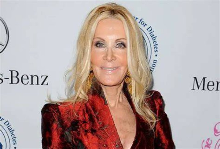 Joan Van Ark Net worth, Age: Husband, Bio-Wiki, Kids, Weight