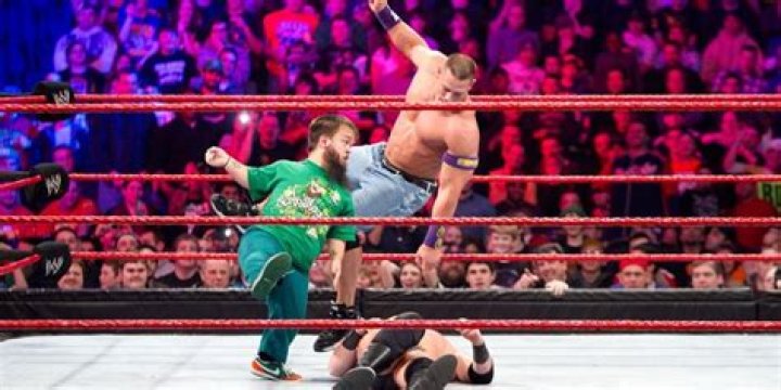 John Cena Hornswoggle Royal Rumble 2011