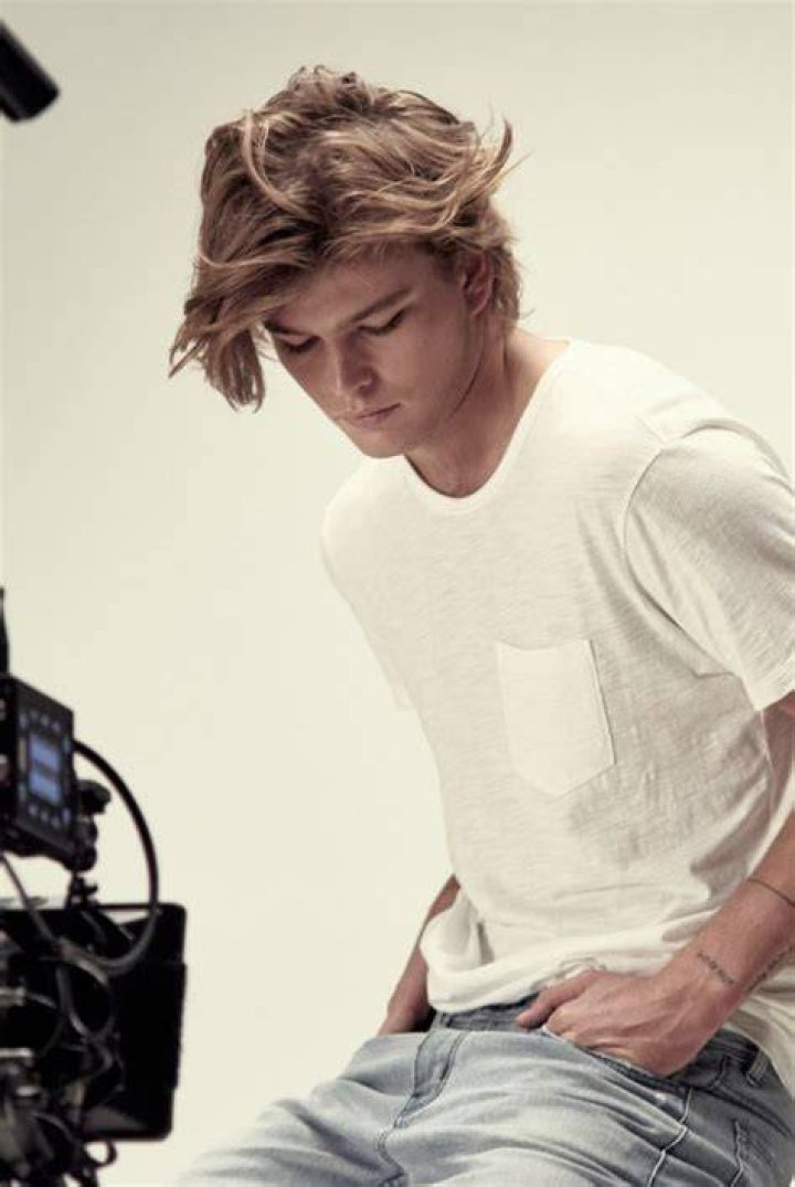 JORDAN BARRETT Talks his SIMPLE THINGS for COUNTRY ROAD