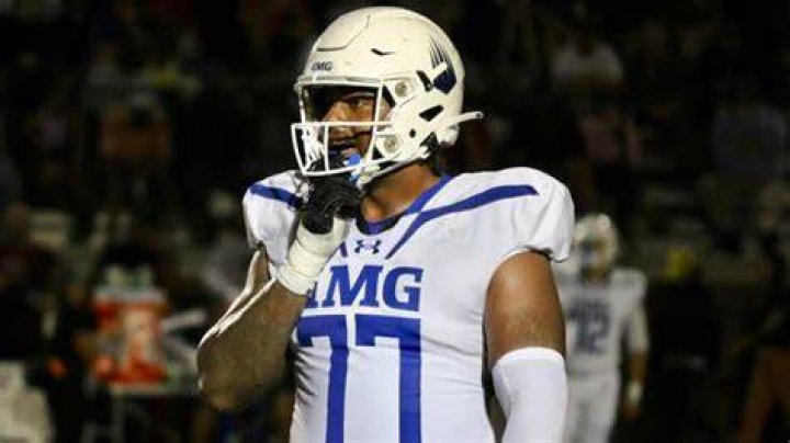Jordan Seaton Drops Bombshell on the Team He ‘Almost Flipped’ for Before
Committing to Coach Prime’s Colorado Buffaloes