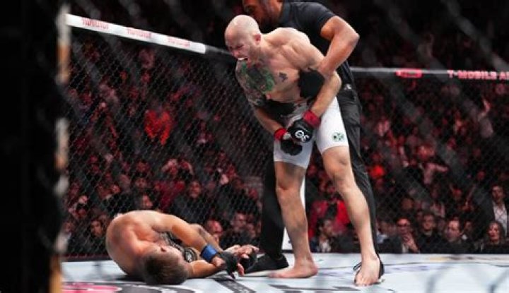 Josh Emmett KO Bryce Mitchell