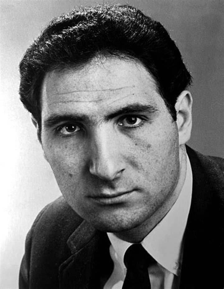 Judd Hirsch as Boris Podgorney talking to Sammy in The Fablemans.