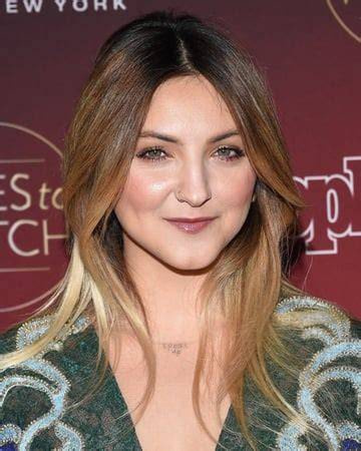Julia Michaels: Singer, Songs, Family, Relationship, Career, and Net Worth