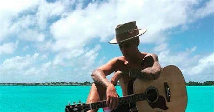 Justin Bieber Nude Pics Hit the Internet: Twitter Reacts