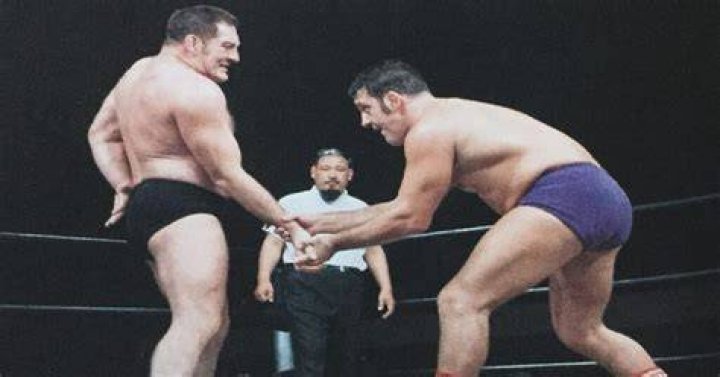 Karl Gotch with Japanese wrestlers including Minoru Suzuki and Masakatsu Funaki