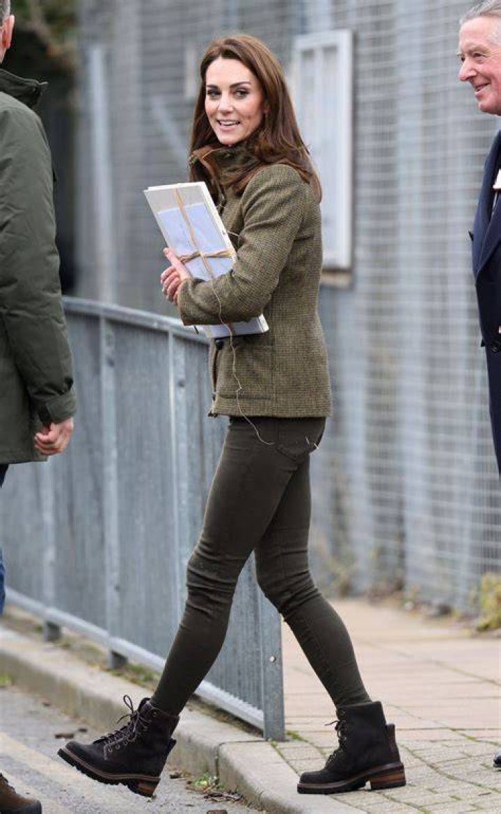 Kate Middleton Wears a Tweed Jacket, Skinny Jeans, and Combat Boots to a Community Garden