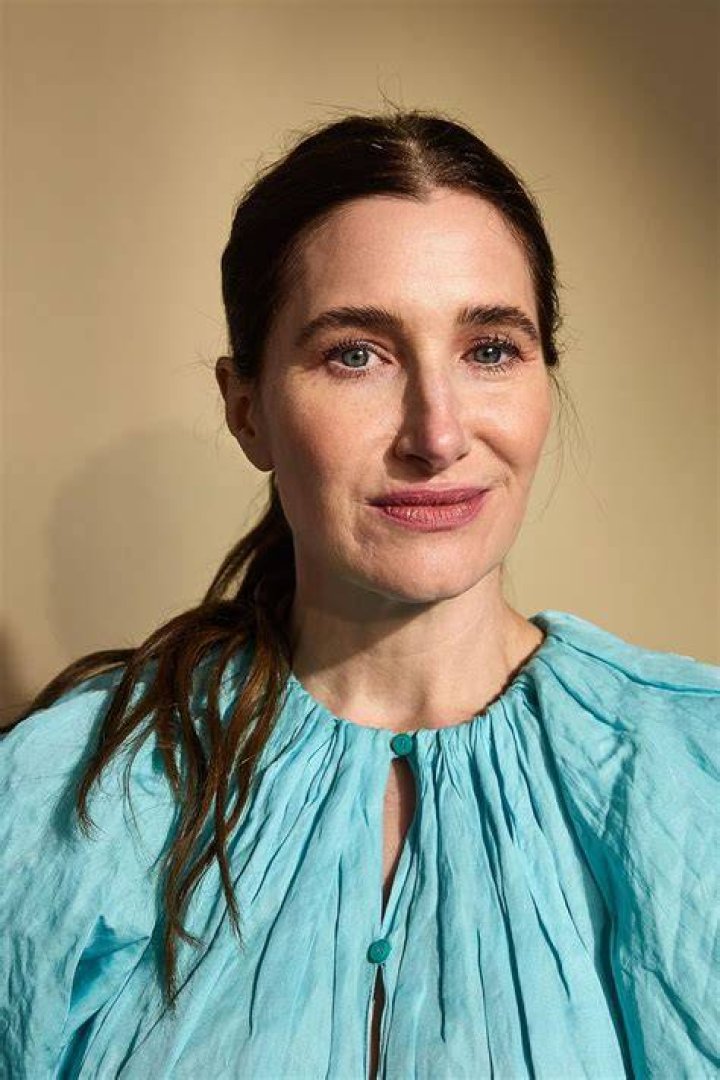 Kathryn Hahn's Relationships: Unveiling Secrets And Finding Love