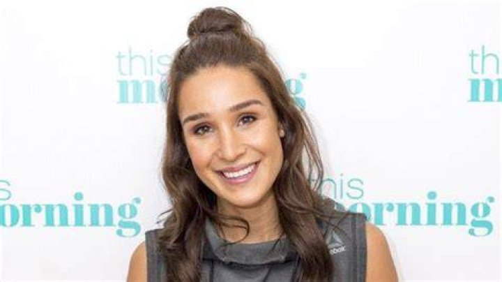 Kayla Itsines Wiki, Height, Net Worth, Age and More
