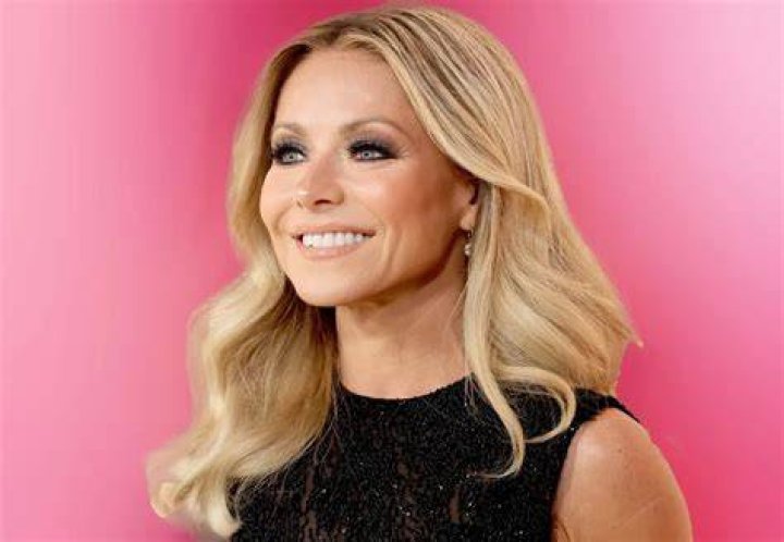 Kelly Ripa Net Worth 2023 Salary Investments & Real Estate