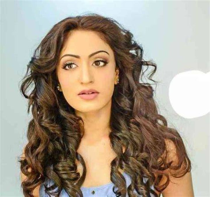 Khushali Kumar Age, Net Worth, Height, Affairs, Bio and More