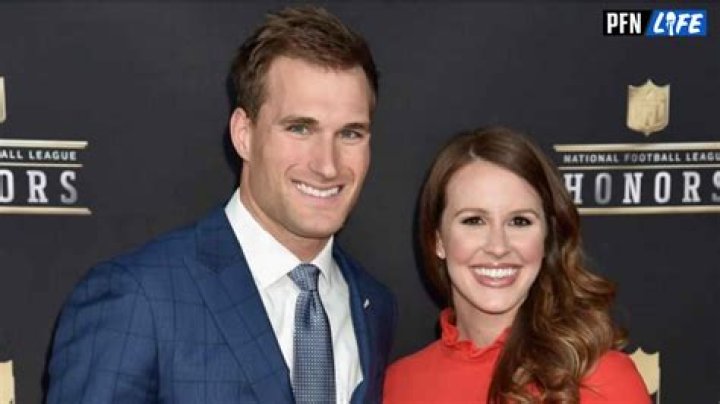 Kirk Cousins’ Wife Julie Hampton: Teacher, Age, Bio, Net Worth !