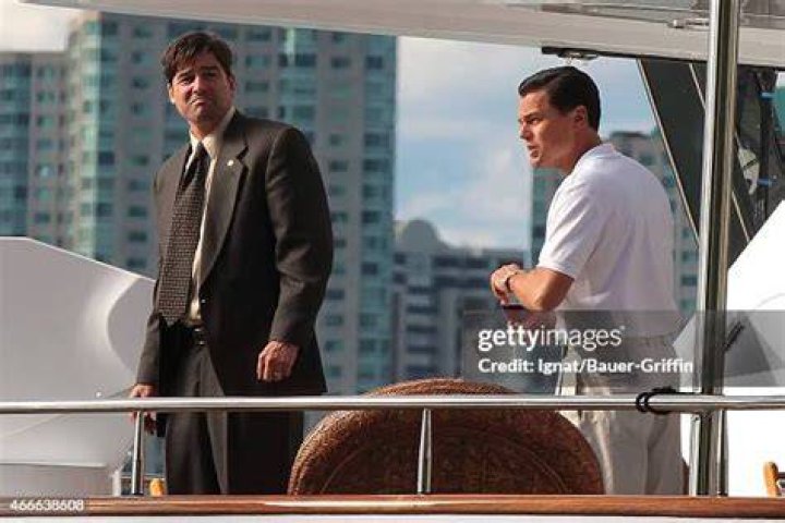 Kyle Chandler and Leonardo DiCaprio in the arrest scene in The Wolf of Wall Street