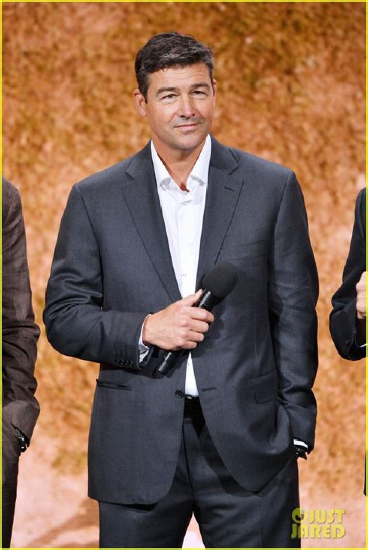 Kyle Chandler in Mayor of Kingstown