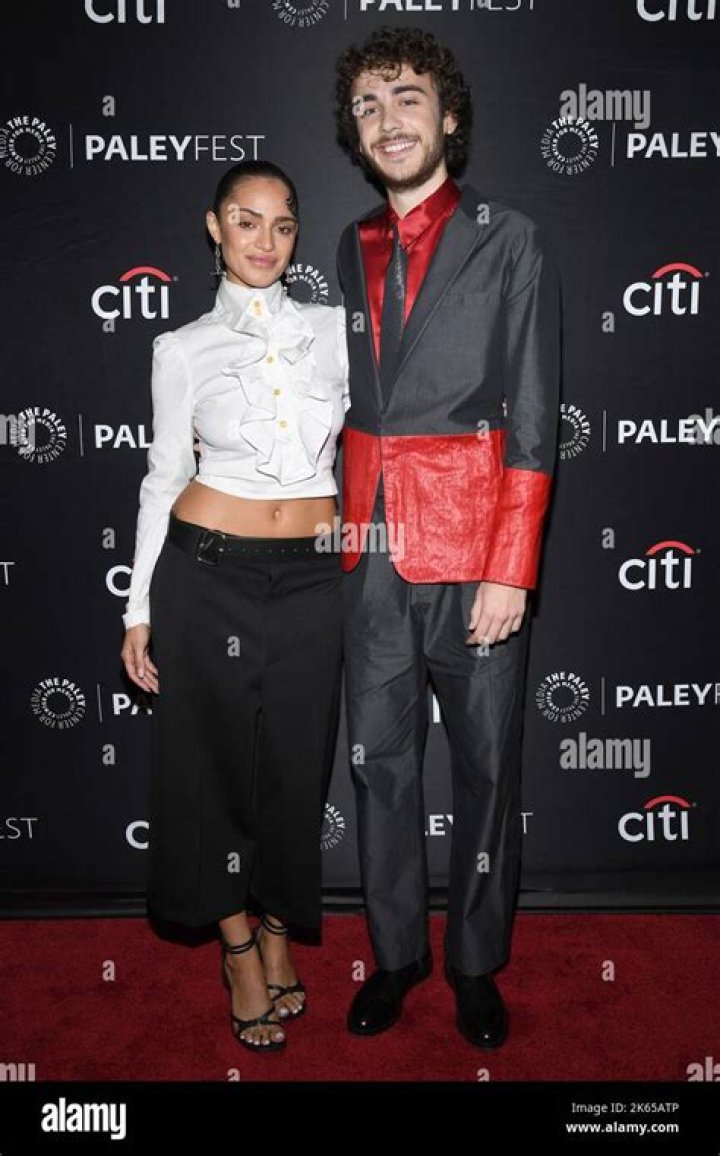 (L to R) Luna Blaise as Olive Stone, Luna Blaise as Olive Stone in Manifest Season 04.