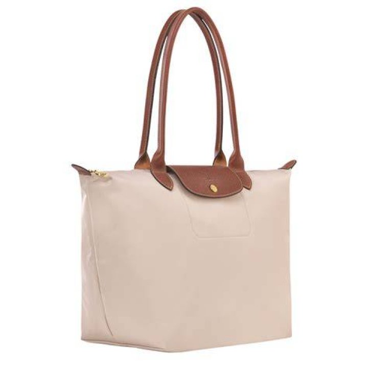 Le Tote Women's Outfit