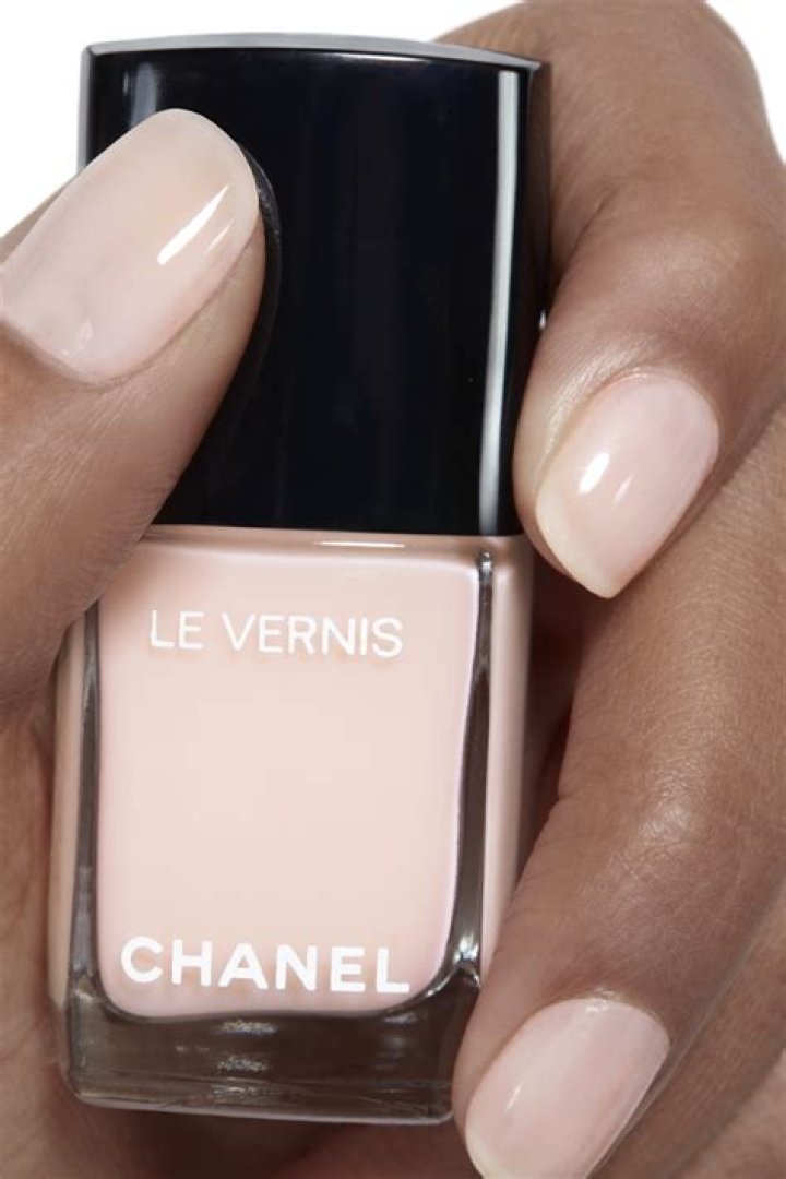 Le Vernis Longwear Nail Color in Camelia