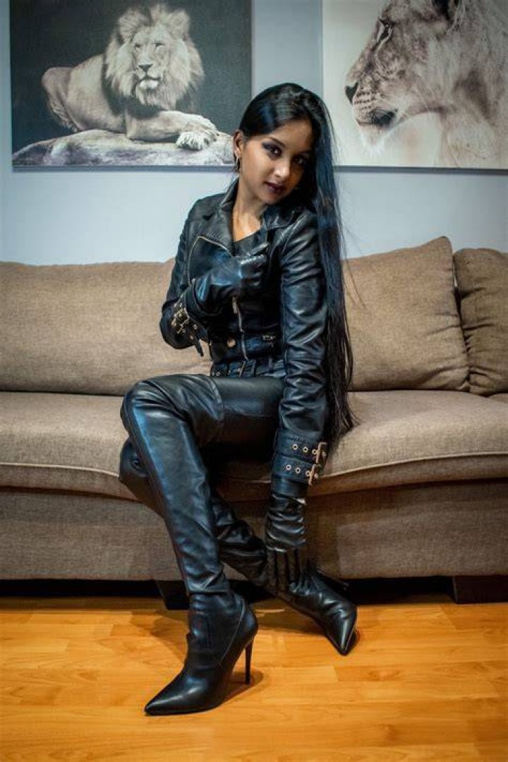 Leather queen r/ladysonia_fans