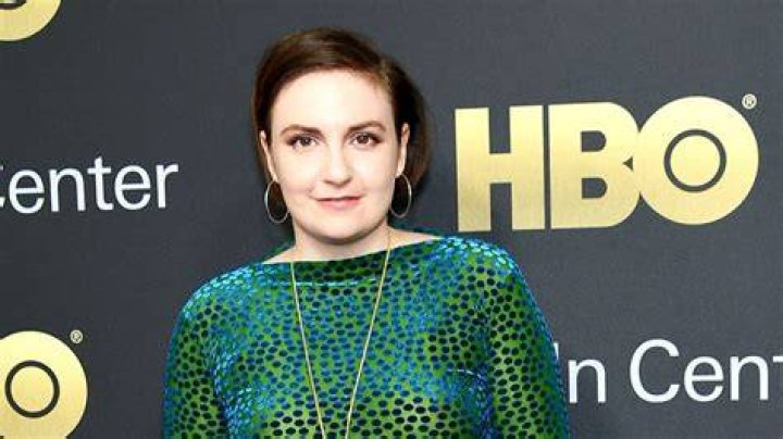 Lena Dunham Happy Despite Weight Gain; “Impossible Pain” When Skinny – The Hollywood Reporter