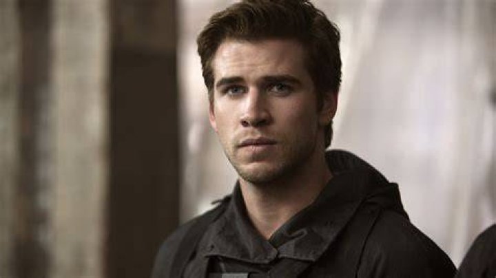 Liam Hemsworth as Gale with Henry Cavill as Geralt