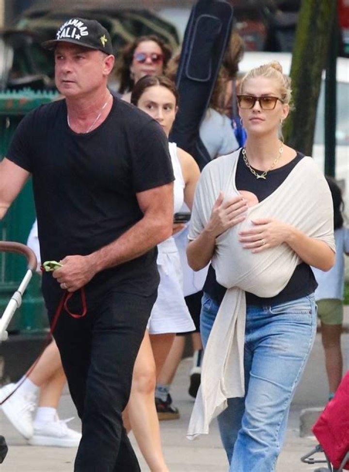 Liev Schreiber Welcomes Baby With Taylor Neisen