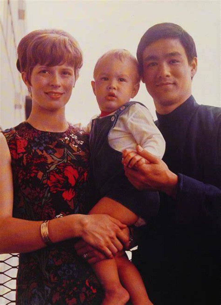 Linda Lee Cadwell weight