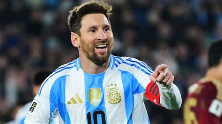 Lionel Messi's continued rift with PSG as he advises Kylian Mbappe on what club to join