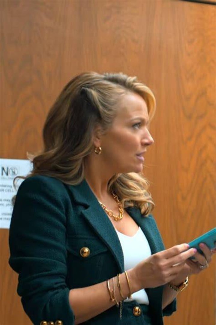 Lorna Crane on the phone in The Lincoln Lawyer.