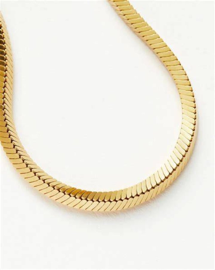 Lucy Williams Gold Square Snake Chain Necklace Lucy Williams Gold Square Snake Chain Necklace