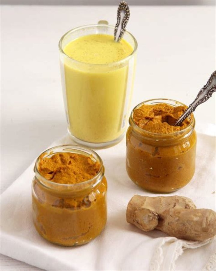 Make turmeric paste for your golden milk lattes and beyond