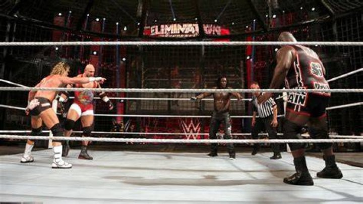 Mark henry at Elimination Chamber 2013