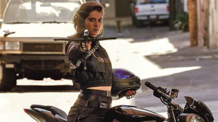 Mary Elizabeth Winstead as Huntress in Birds of Prey