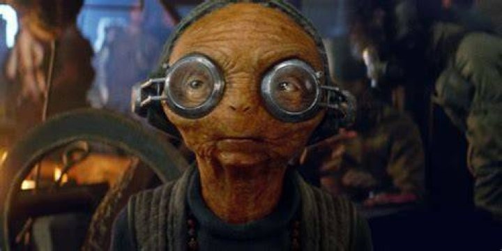 Maz Kanata knocks out Boushh in Star Wars