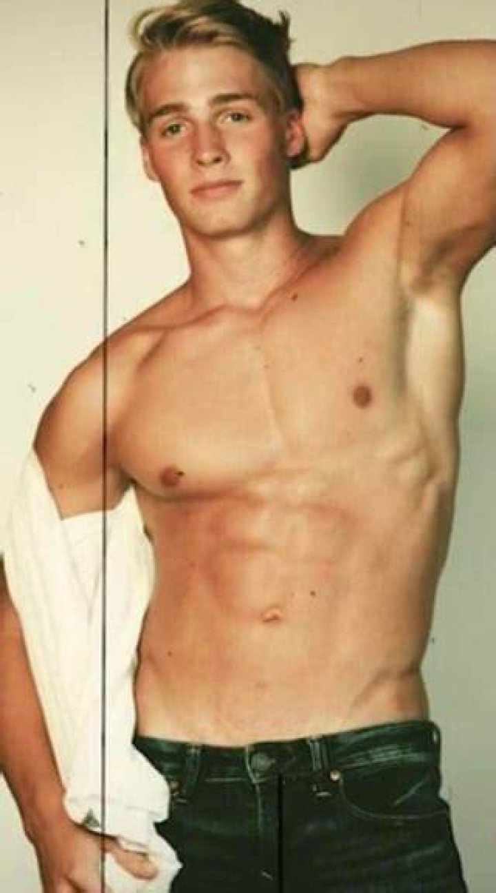 Micah Plath Shirtless 'Plathville' Star Shows Off Abs on the Beach