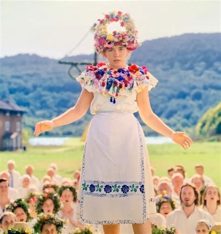 Midsommar - Dani in flower dress