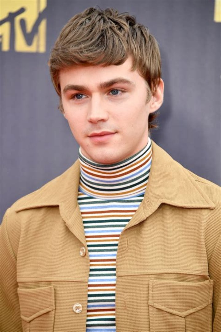 Miles Heizer Images