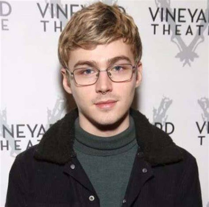 Miles Heizer Wiki, Age, Height, Net Worth and More