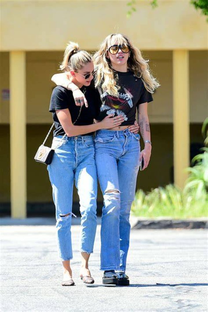 Miley Cyrus and Kaitlynn Carter (pictured) were seen kissing while on holiday in Italy. Photo / Instagram.
